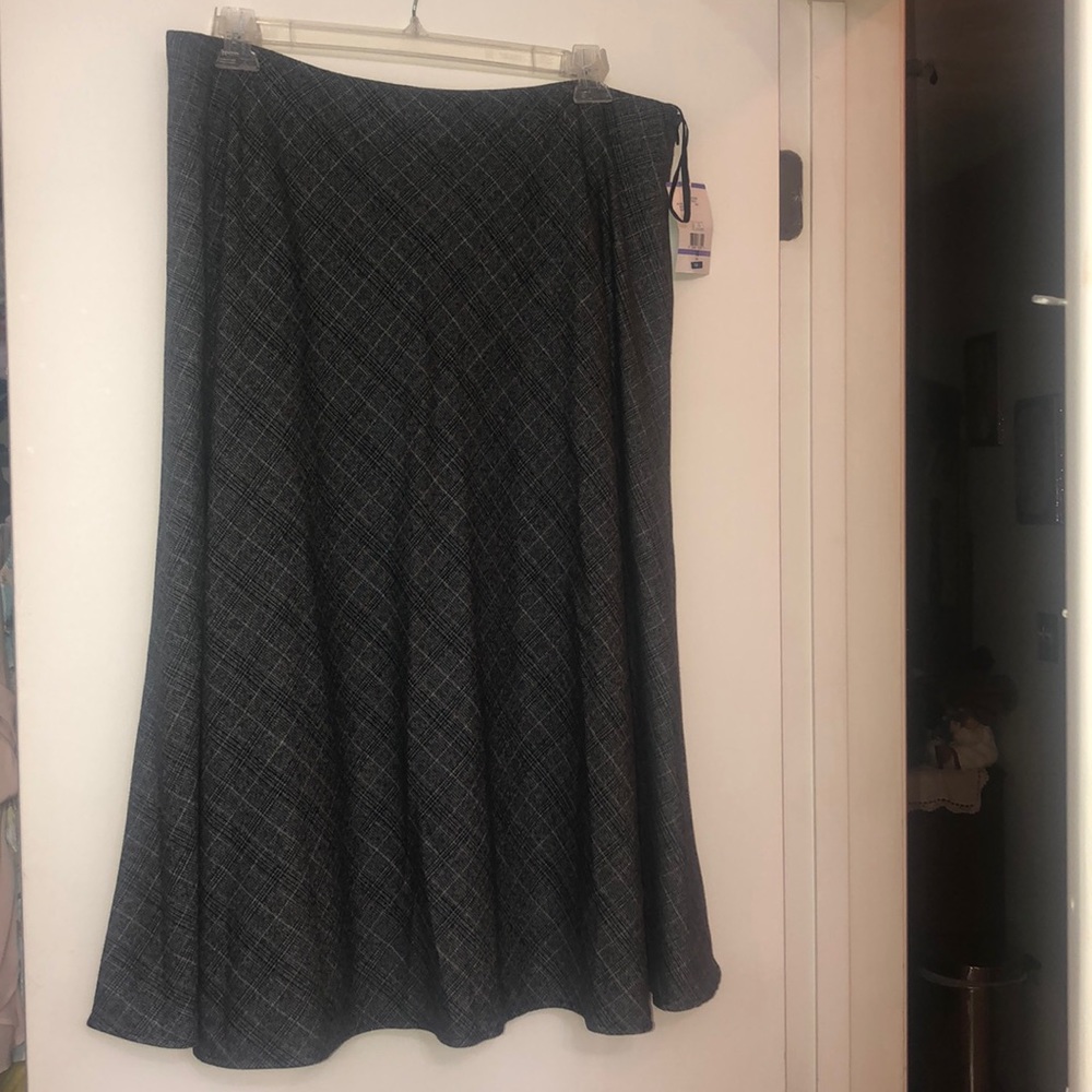 Jones Wear Stretch A-Line Patterned Skirt